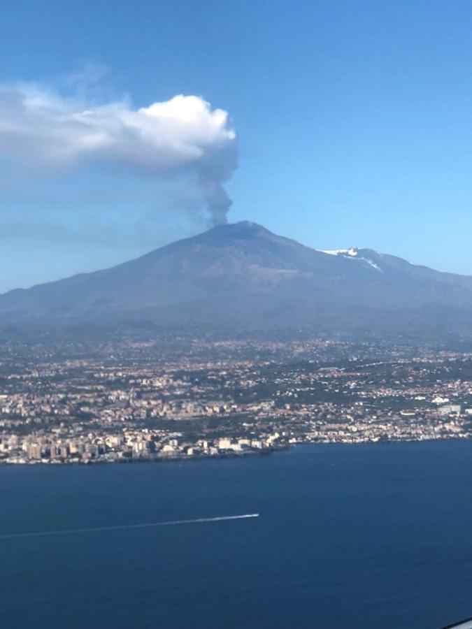 Le Tre Meraviglie A 200 M Dal Mare Catánia Buitenkant foto