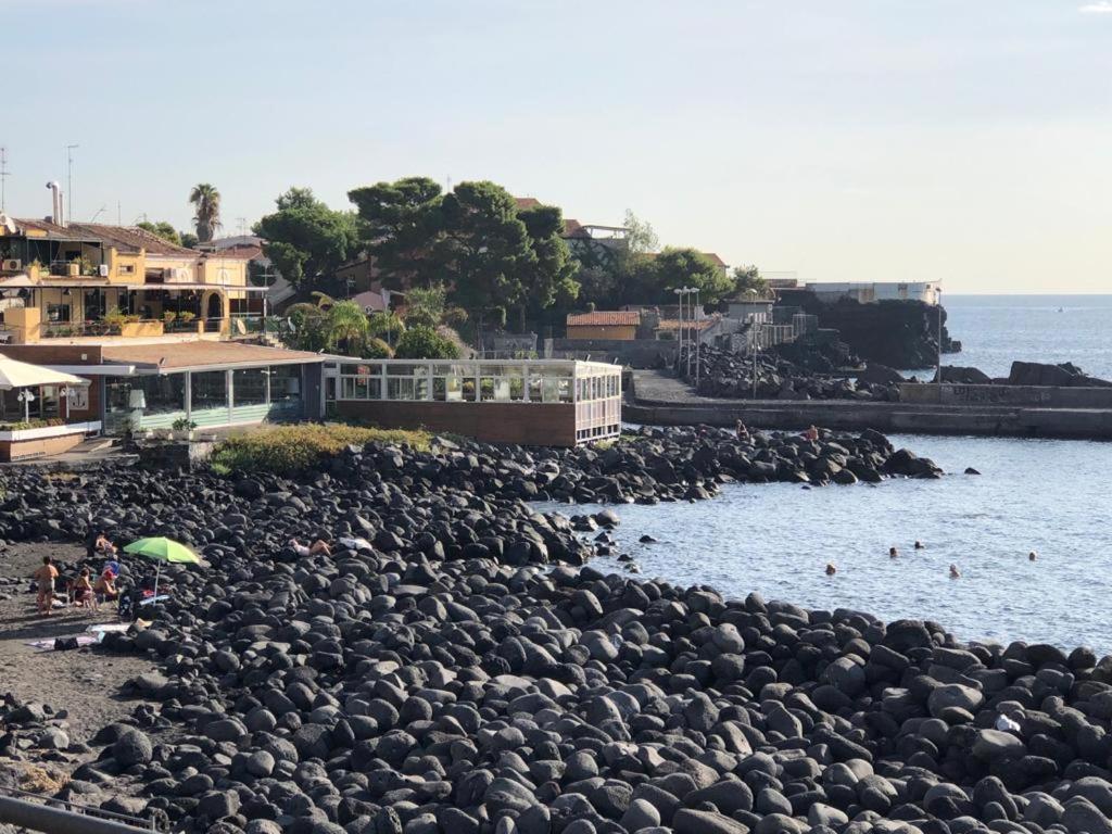Le Tre Meraviglie A 200 M Dal Mare Catánia Buitenkant foto